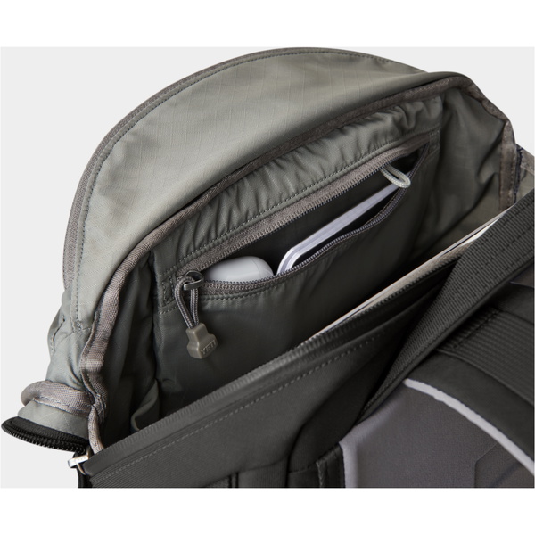 2026 YETI Crossroads 22L Backpack 70000002399 - Black
